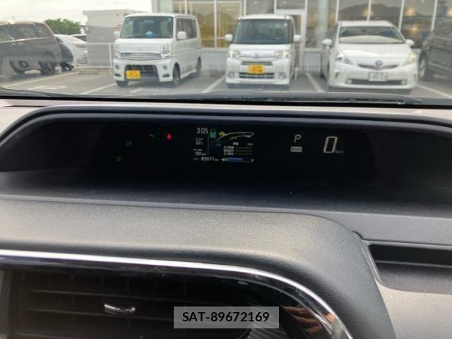 Toyota AQUA 2019-12 7214834-17