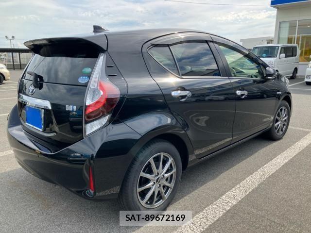Toyota AQUA 2019-12 7214834-6