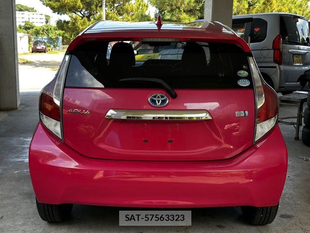 Toyota AQUA 2015-06 7214742-4