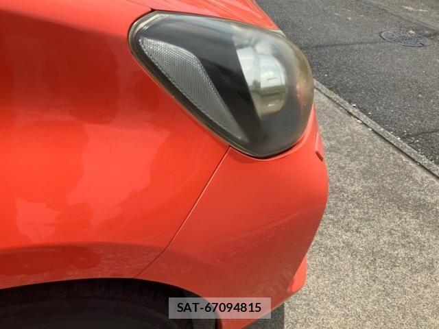 Toyota AQUA 2012-03 7214672-9