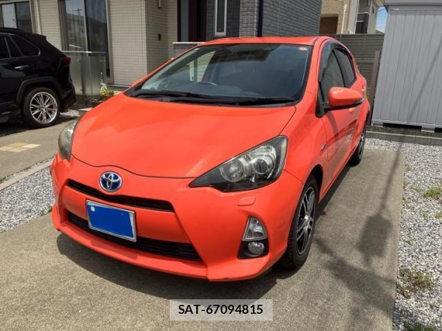 Toyota AQUA 2012-03 7214672-1