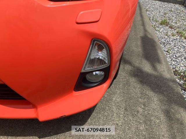 Toyota AQUA 2012-03 7214672-5