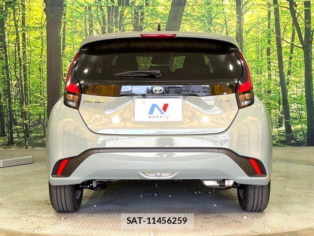 Toyota AQUA 2026-03 7214880-14
