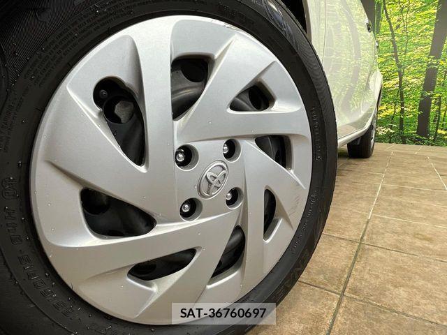 Toyota AQUA 2018-02 7214796-12