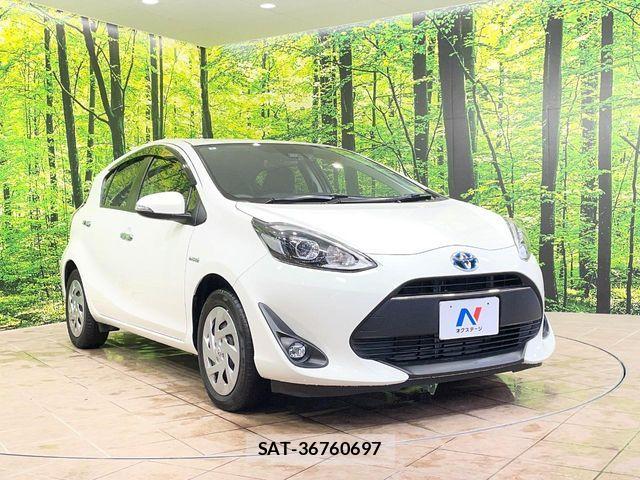 Toyota AQUA 2018-02 7214796-15