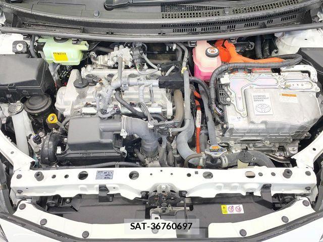 Toyota AQUA 2018-02 7214796-17