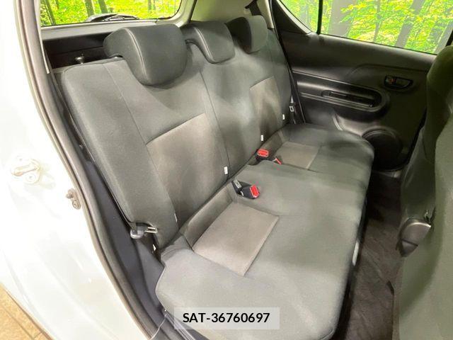 Toyota AQUA 2018-02 7214796-8
