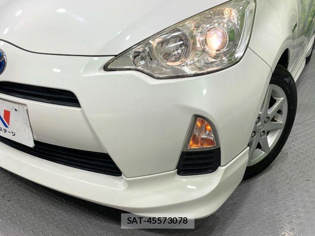 Toyota AQUA 2013-07 7249796-13