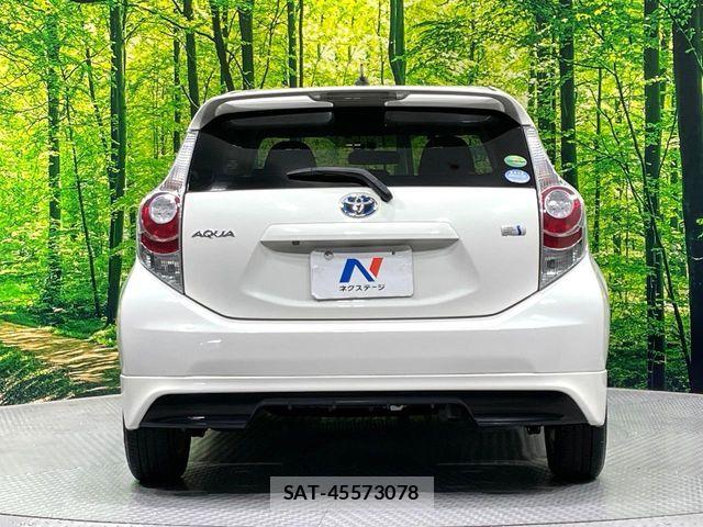 Toyota AQUA 2013-07 7249796-16