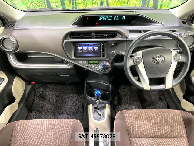 Toyota AQUA 2013-07 7249796-1