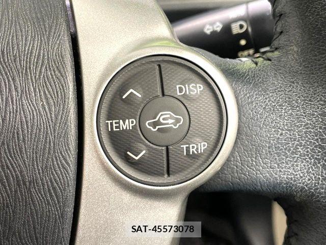Toyota AQUA 2013-07 7249796-8