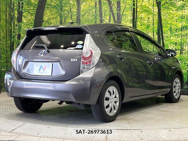 Toyota AQUA 2013-12 7249801-16