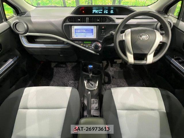 Toyota AQUA 2013-12 7249801-1