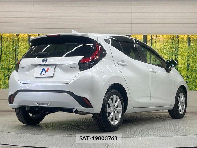 Toyota AQUA 2025-08 7249785-16