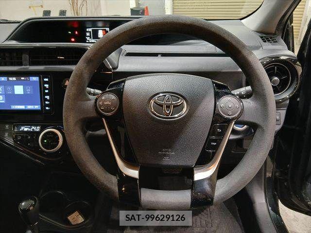 Toyota AQUA 2019-01 7249577-9