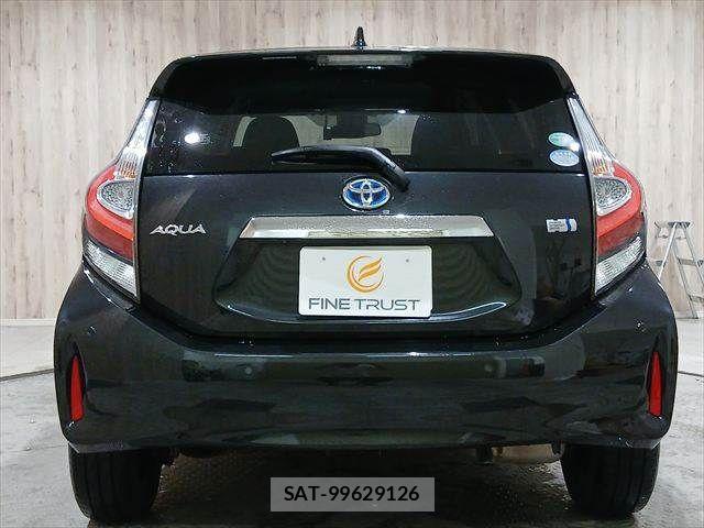 Toyota AQUA 2019-01 7249577-16