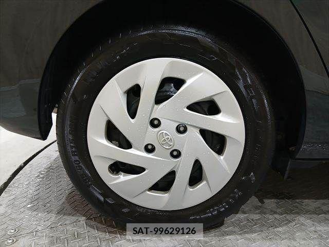 Toyota AQUA 2019-01 7249577-24
