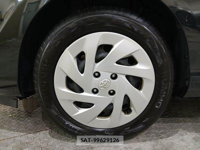 Toyota AQUA 2019-01 7249577-26