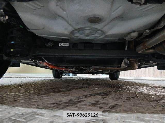 Toyota AQUA 2019-01 7249577-28