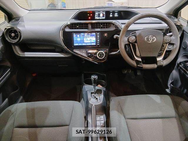 Toyota AQUA 2019-01 7249577-2