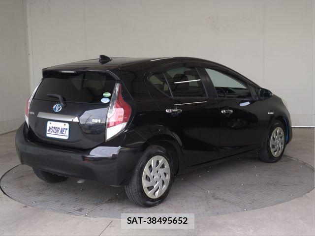 Toyota AQUA 2016-09 7249576-1