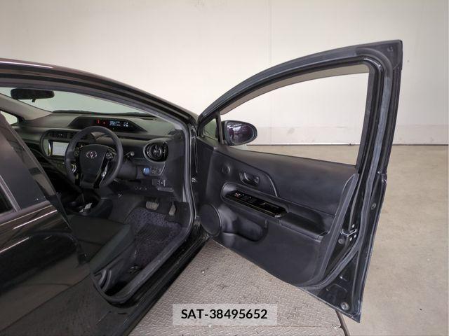 Toyota AQUA 2016-09 7249576-29