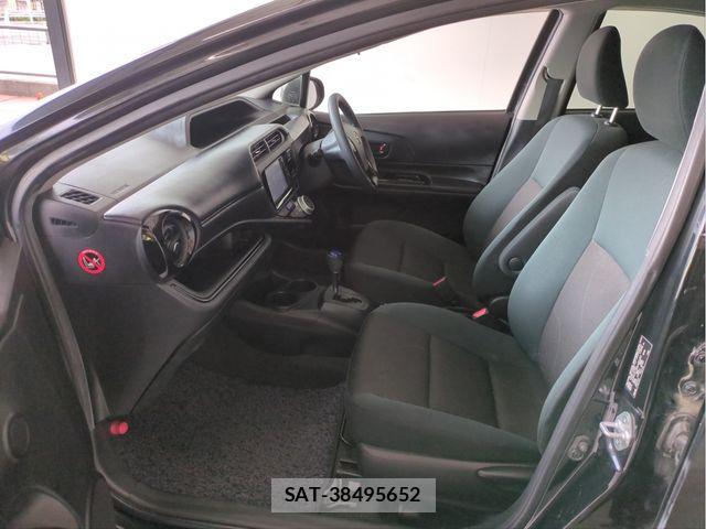 Toyota AQUA 2016-09 7249576-3