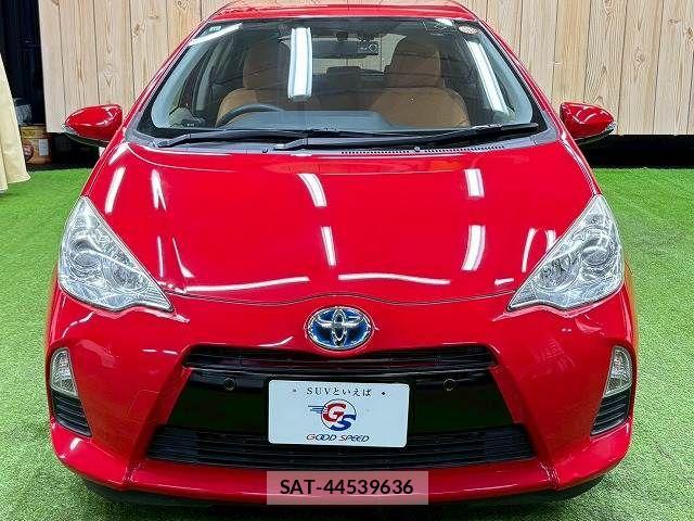 Toyota AQUA 2013-10 7249574-16