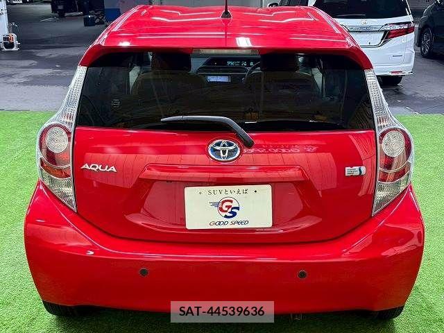 Toyota AQUA 2013-10 7249574-18