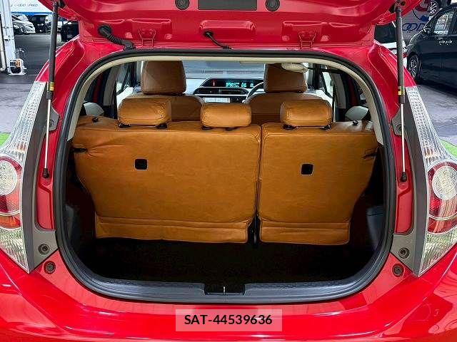 Toyota AQUA 2013-10 7249574-19