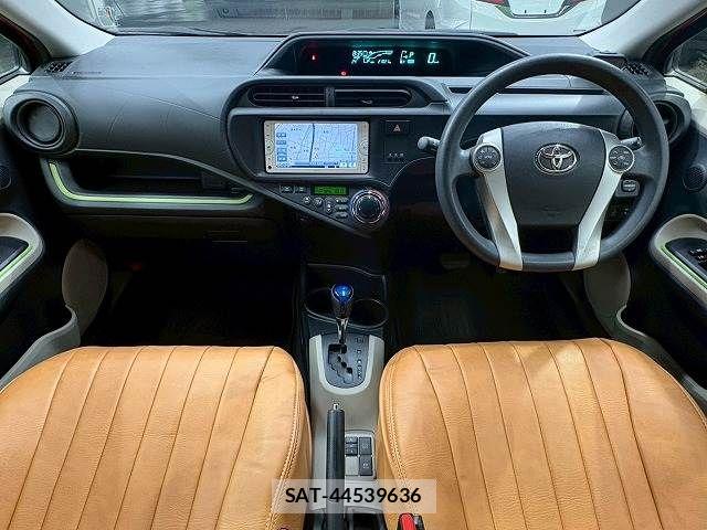 Toyota AQUA 2013-10 7249574-2