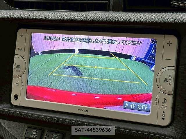 Toyota AQUA 2013-10 7249574-4