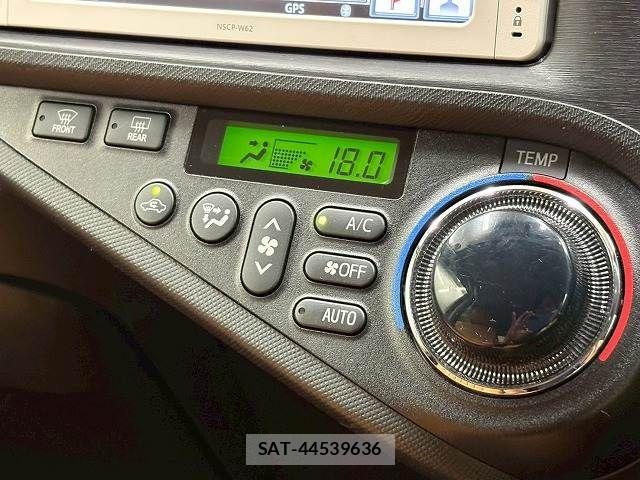 Toyota AQUA 2013-10 7249574-7