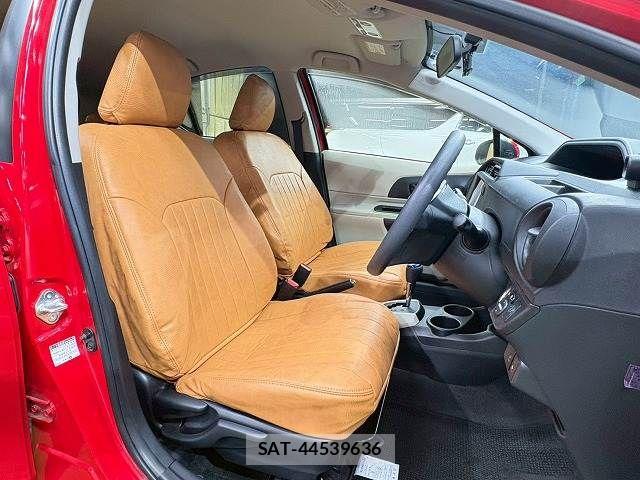Toyota AQUA 2013-10 7249574-8
