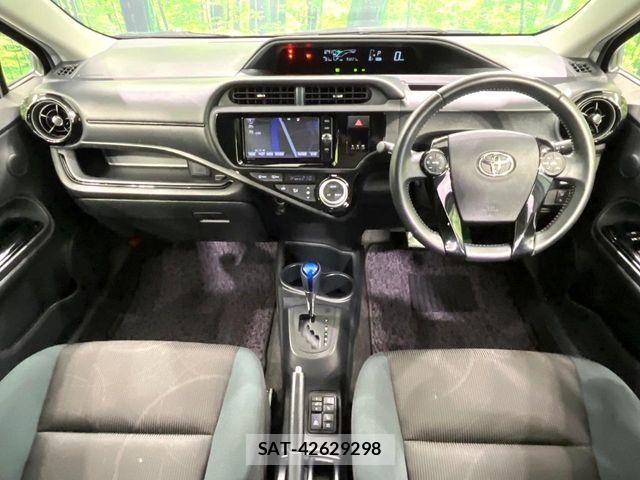 Toyota AQUA 2017-02 7249575-1