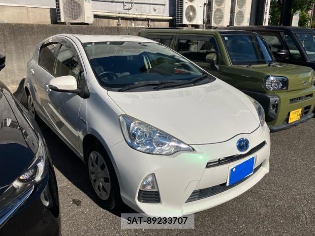 Toyota AQUA 2014-06 7249800-0