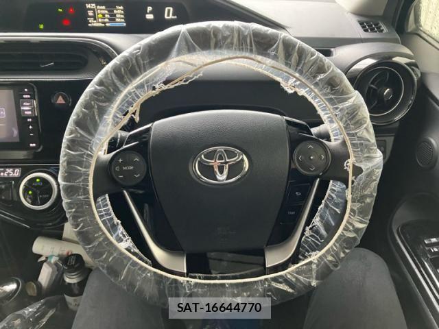 Toyota AQUA 2019-06 7249805-16