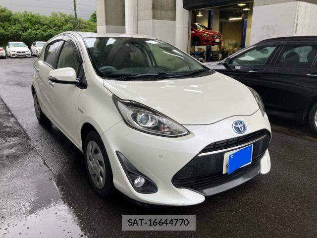 Toyota AQUA 2019-06 7249805-1