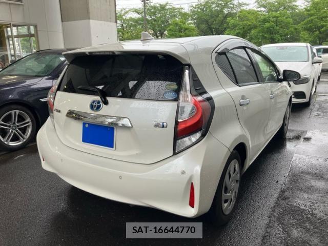 Toyota AQUA 2019-06 7249805-3