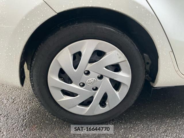 Toyota AQUA 2019-06 7249805-5