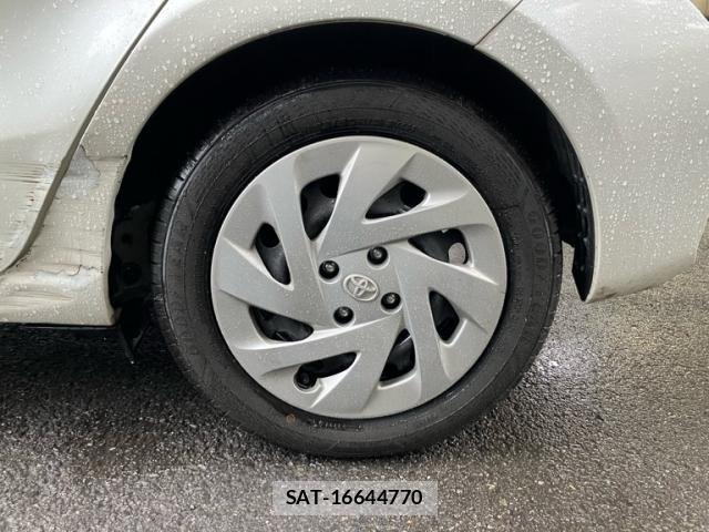 Toyota AQUA 2019-06 7249805-7