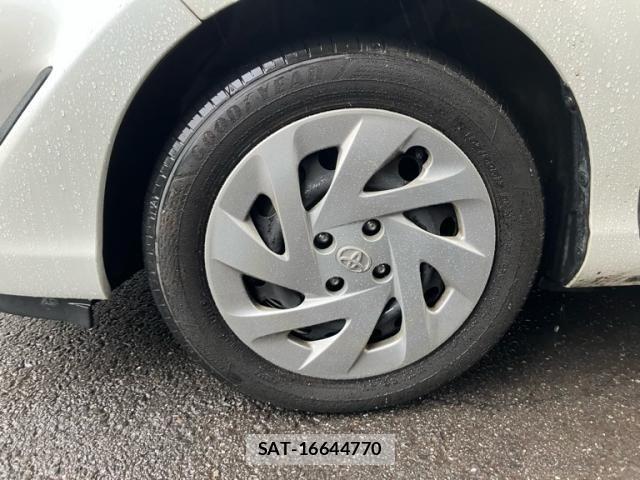 Toyota AQUA 2019-06 7249805-8