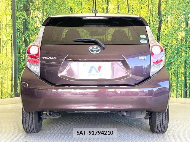 Toyota AQUA 2014-08 7249795-14