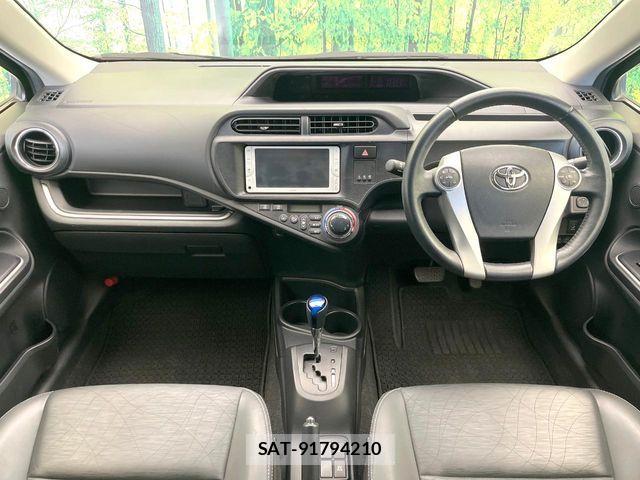 Toyota AQUA 2014-08 7249795-1