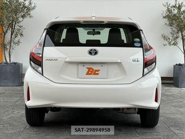 Toyota AQUA 2021-04 7249791-13