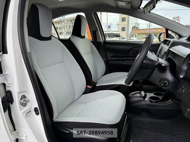 Toyota AQUA 2021-04 7249791-15
