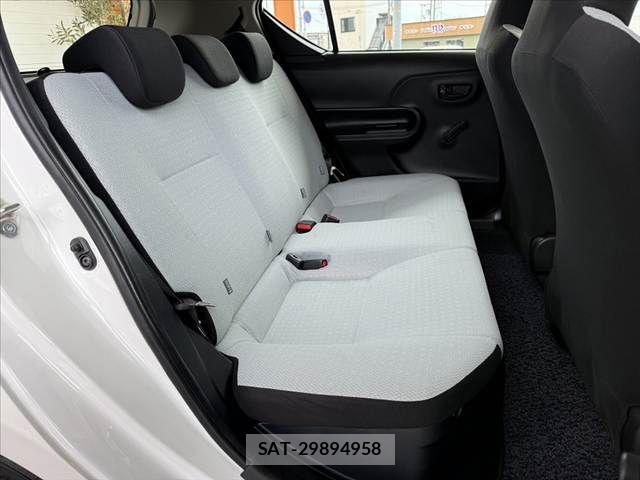 Toyota AQUA 2021-04 7249791-17