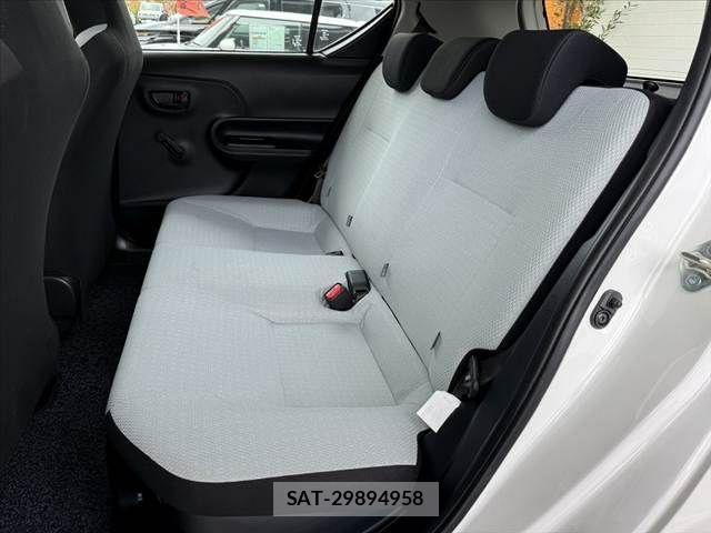 Toyota AQUA 2021-04 7249791-18