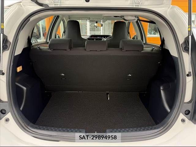 Toyota AQUA 2021-04 7249791-19