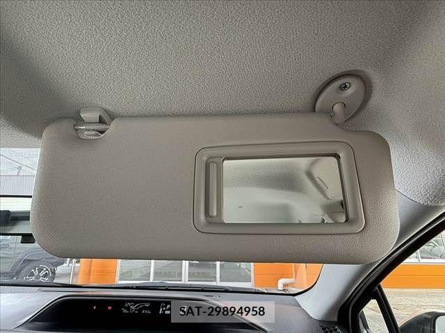 Toyota AQUA 2021-04 7249791-21